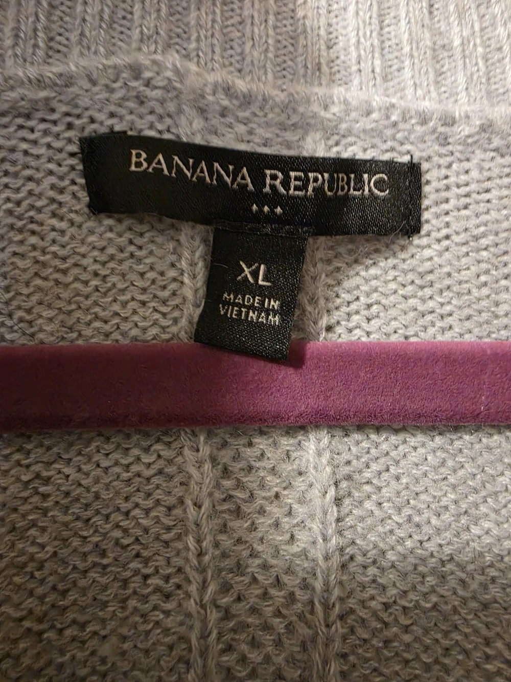Banana Republic Light Gray V-Neck Sweater XL